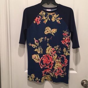 Gracie lularoe floral shirt